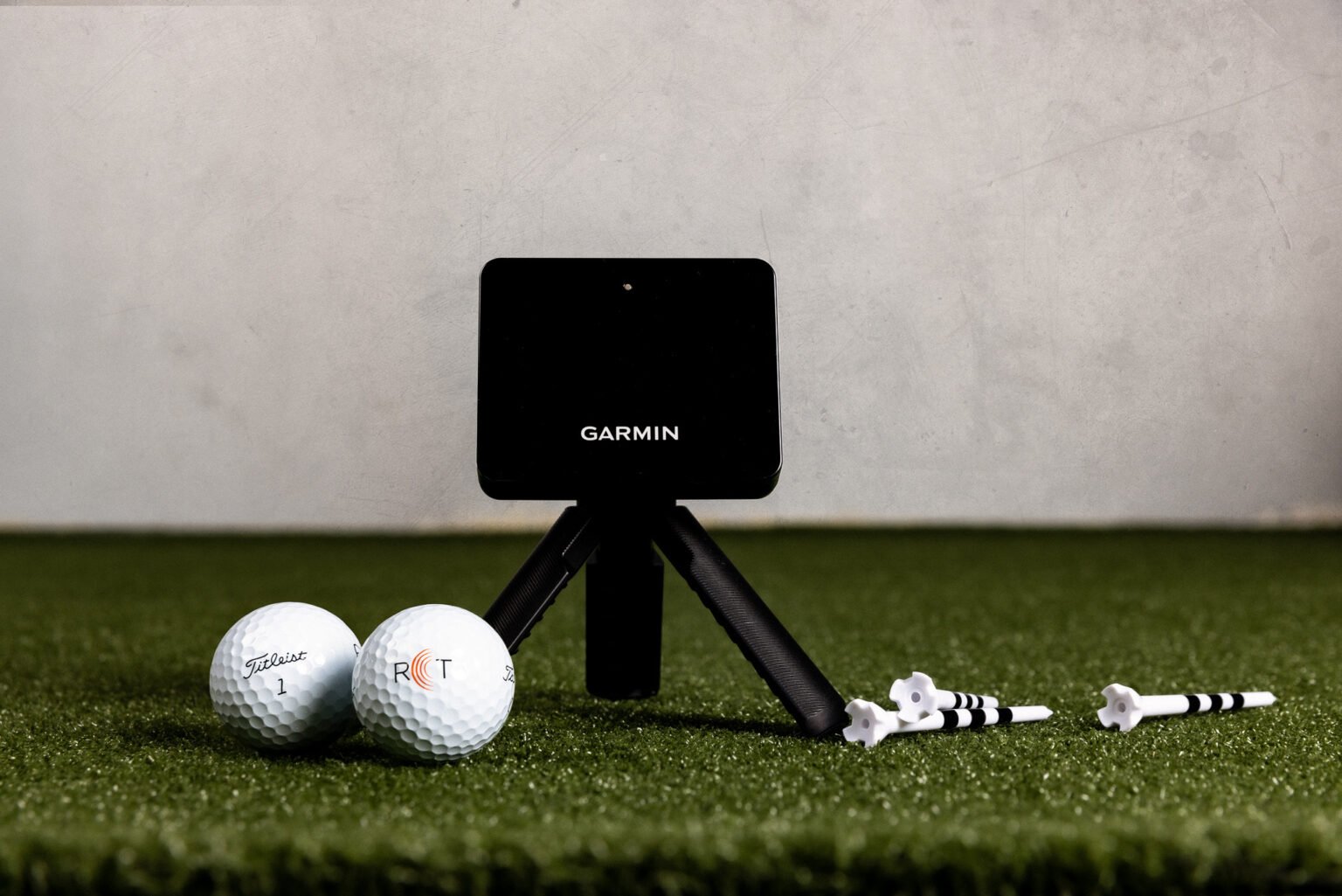 Garmin announces Approach R10 integration with Titleist golf balls